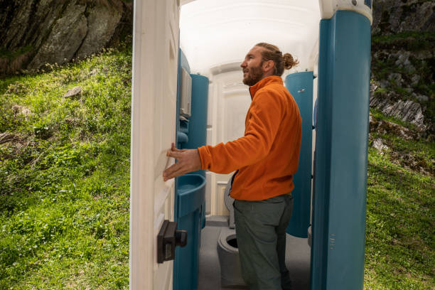 Porta potty delivery and setup in Chesterland, OH